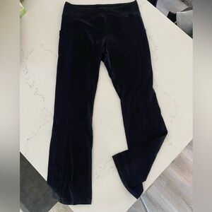 SO Black Cotton Blend leggings with side pockets. Size Large.